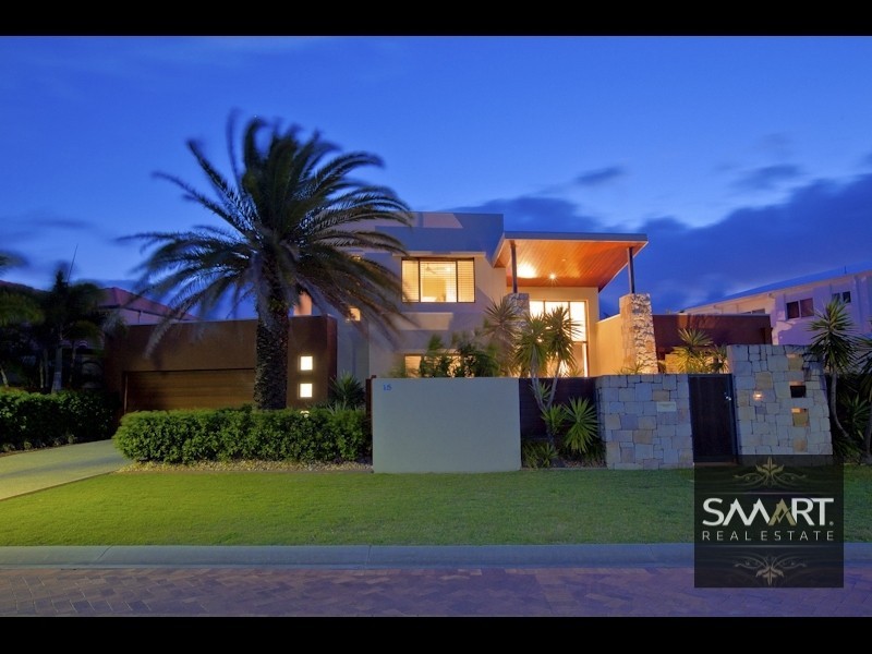 15 King Charles Drive,, Sovereign Islands QLD 4216