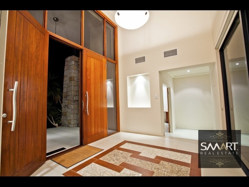 15 King Charles Drive,, Sovereign Islands QLD 4216