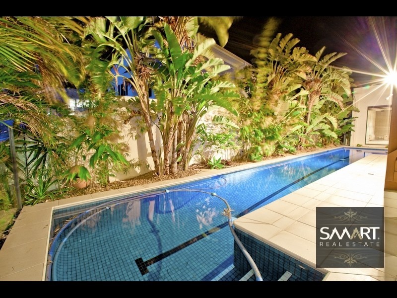 15 King Charles Drive,, Sovereign Islands QLD 4216