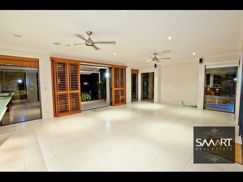 15 King Charles Drive,, Sovereign Islands QLD 4216