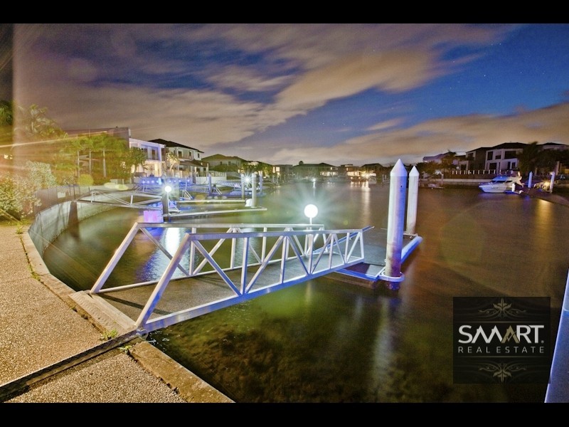 15 King Charles Drive,, Sovereign Islands QLD 4216