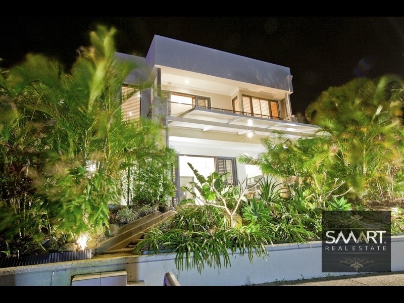 15 King Charles Drive,, Sovereign Islands QLD 4216