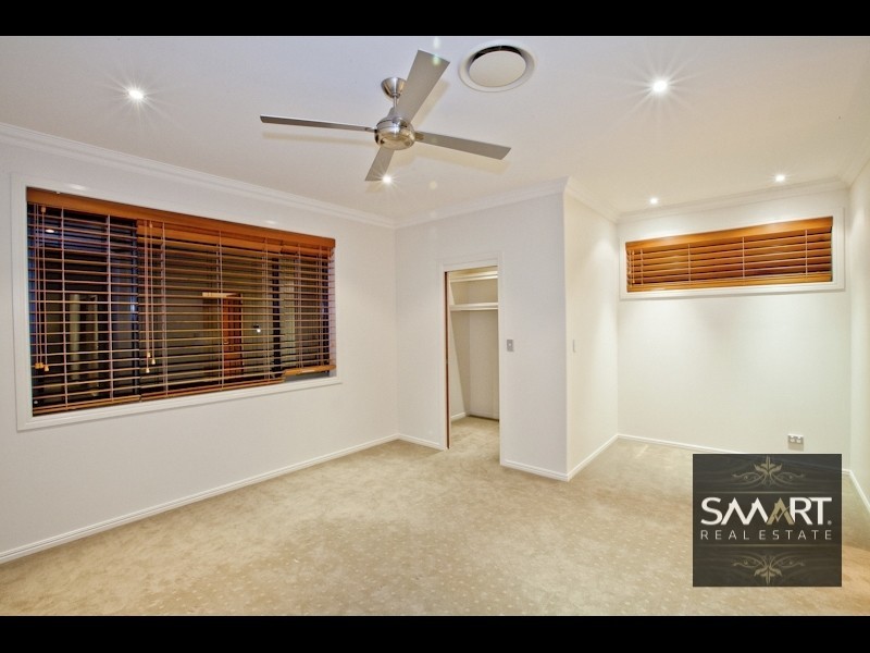15 King Charles Drive,, Sovereign Islands QLD 4216