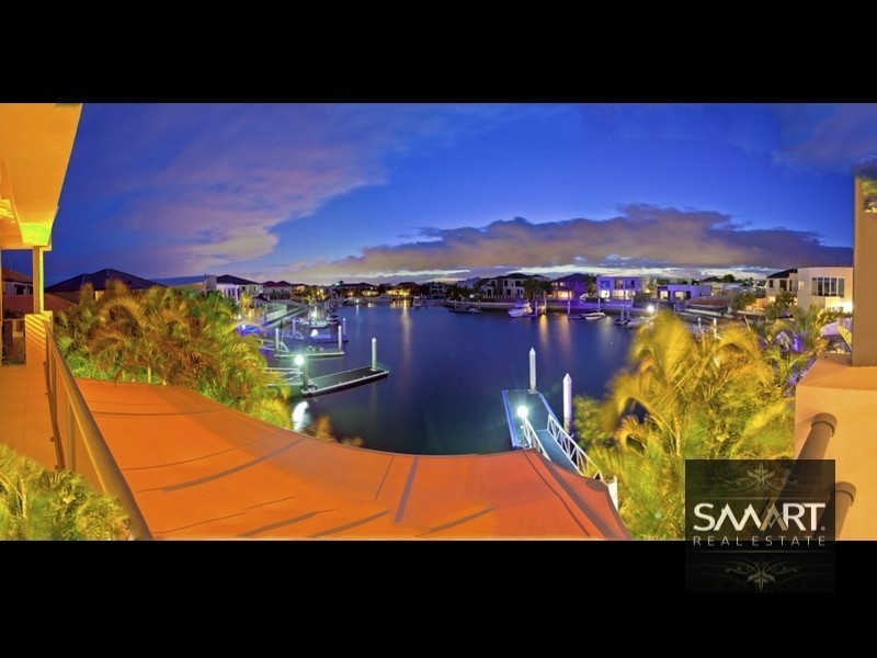 15 King Charles Drive,, Sovereign Islands QLD 4216