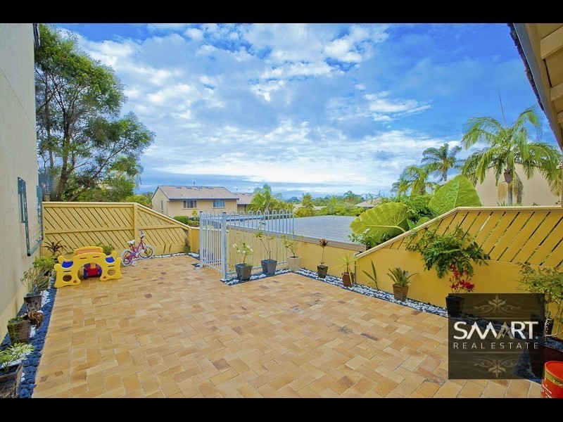 3/63 Olsen Ave, Labrador QLD 4215