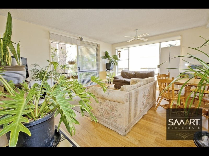 1/15 Darrambal Street, Chevron Island QLD 4217