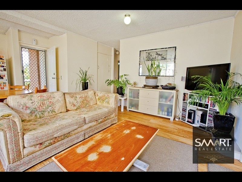 1/15 Darrambal Street, Chevron Island QLD 4217