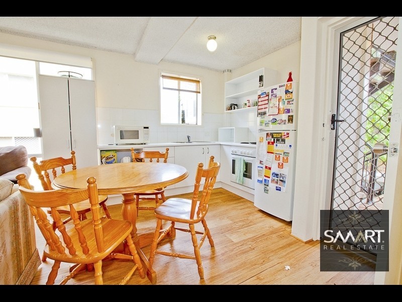 1/15 Darrambal Street, Chevron Island QLD 4217
