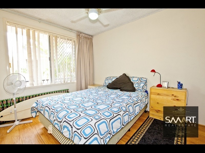 1/15 Darrambal Street, Chevron Island QLD 4217