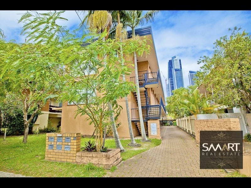 1/15 Darrambal Street, Chevron Island QLD 4217