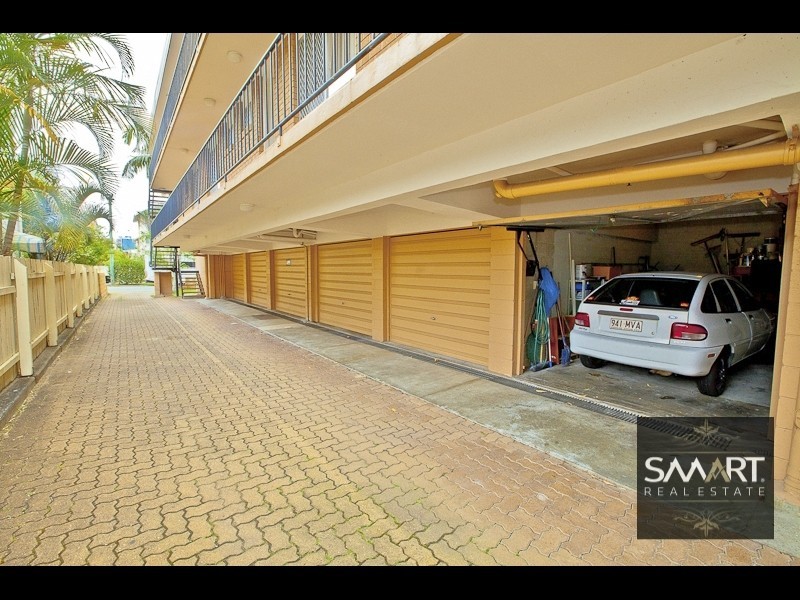 1/15 Darrambal Street, Chevron Island QLD 4217