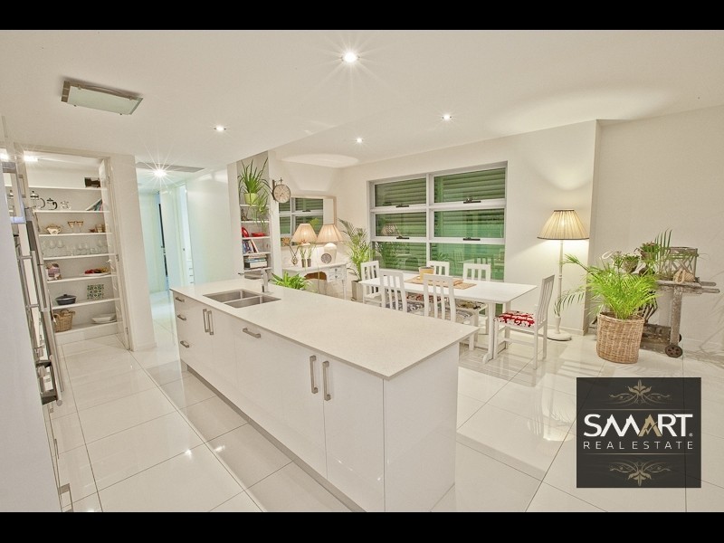 7/7-9 Burra Street, Chevron Island QLD 4217