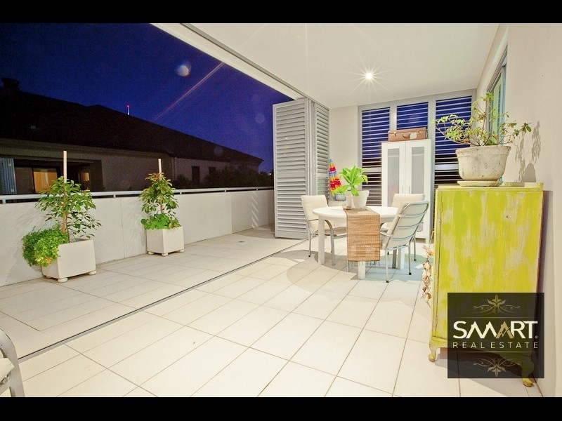 7/7-9 Burra Street, Chevron Island QLD 4217