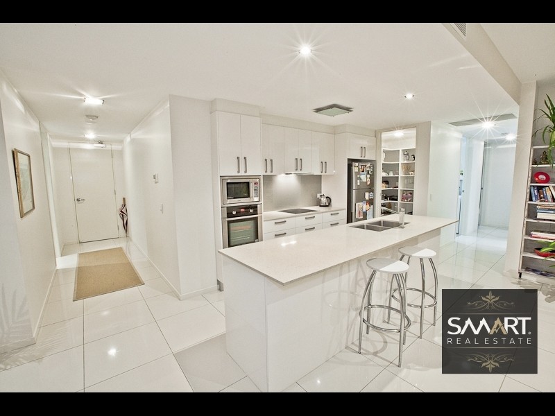 7/7-9 Burra Street, Chevron Island QLD 4217