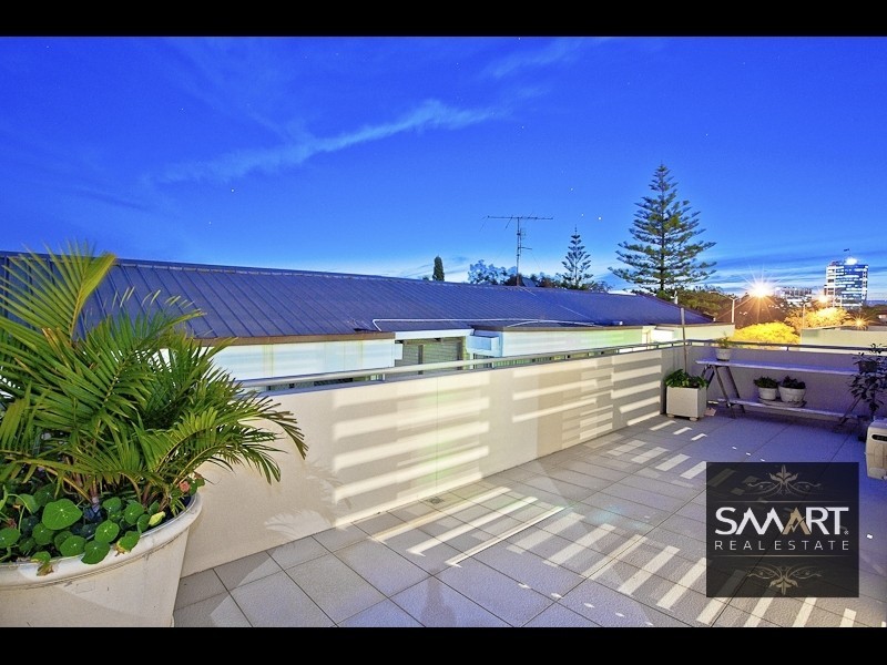 7/7-9 Burra Street, Chevron Island QLD 4217