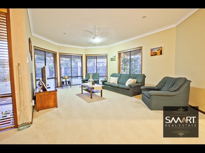 2 Dellwood Circuit, Molendinar QLD 4214