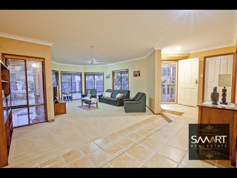 2 Dellwood Circuit, Molendinar QLD 4214