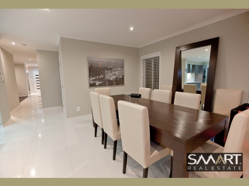 37 Harris Street, Labrador QLD 4215