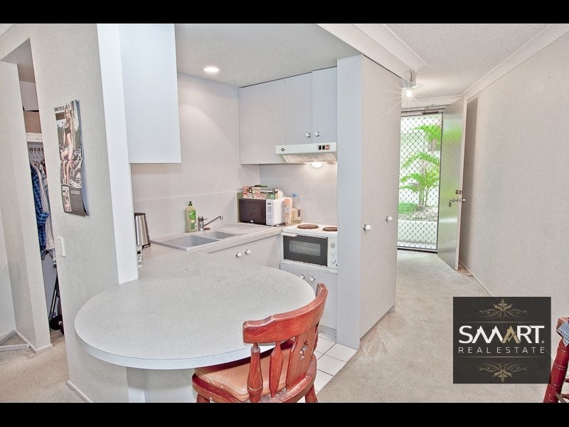 3/15 Weemala Street, Chevron Island QLD 4217