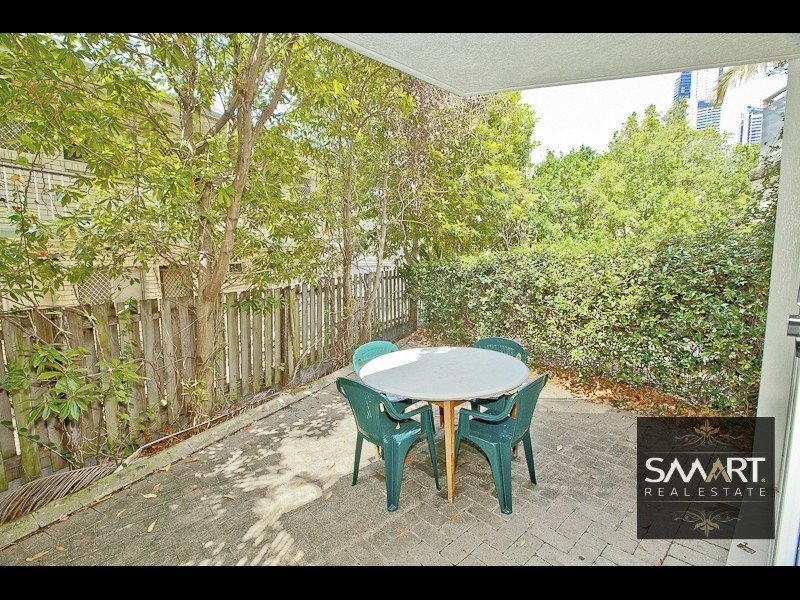 3/15 Weemala Street, Chevron Island QLD 4217