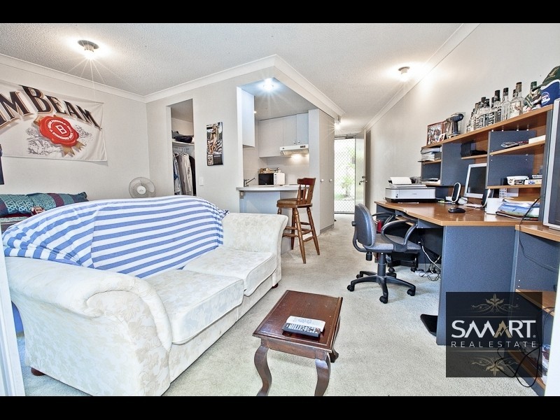 3/15 Weemala Street, Chevron Island QLD 4217