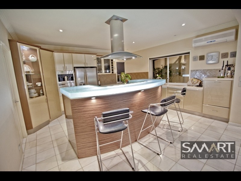 398 Benowa Road, Benowa Waters QLD 4217