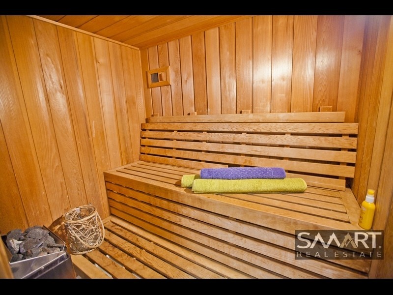 398 Benowa Road, Benowa Waters QLD 4217