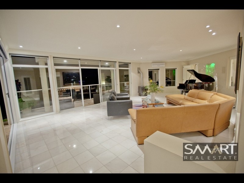 398 Benowa Road, Benowa Waters QLD 4217