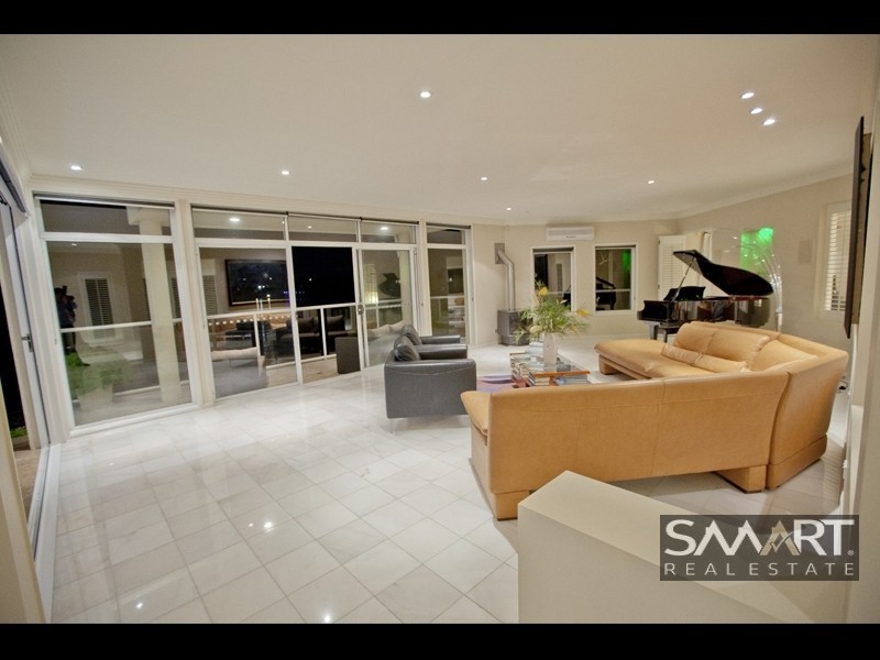 398 Benowa Road, Benowa Waters QLD 4217