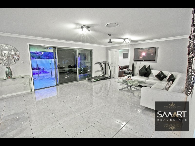 67 Highcrest Circuit, Molendinar QLD 4214
