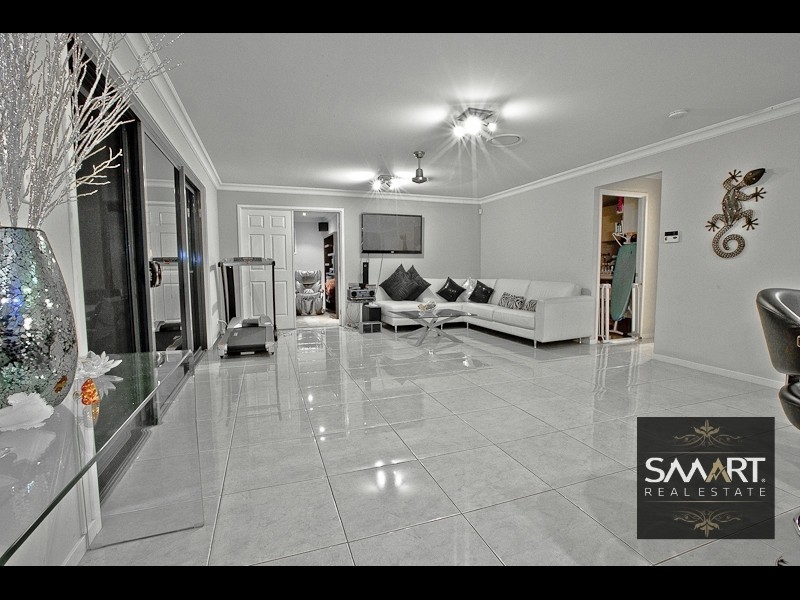 67 Highcrest Circuit, Molendinar QLD 4214