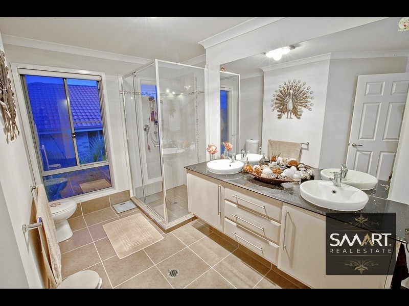 67 Highcrest Circuit, Molendinar QLD 4214