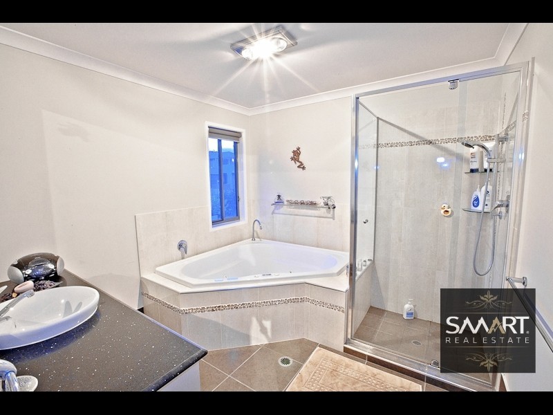 67 Highcrest Circuit, Molendinar QLD 4214