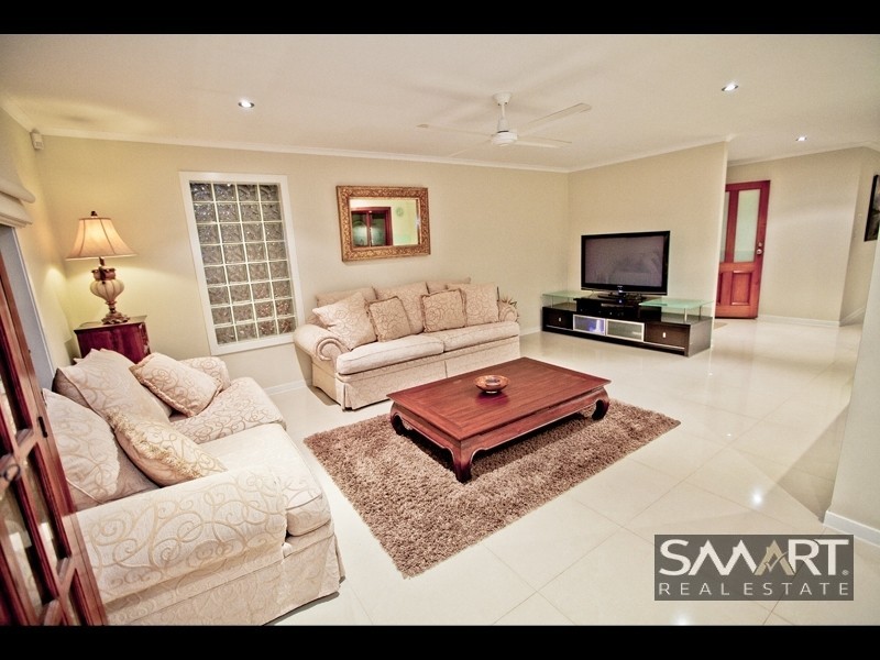 18 Lothian Avenue, Sorrento QLD 4217