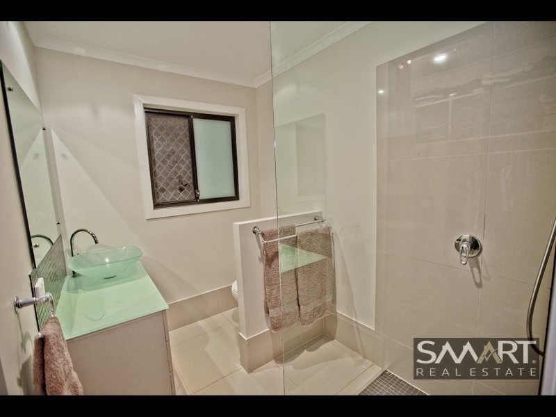 18 Lothian Avenue, Sorrento QLD 4217