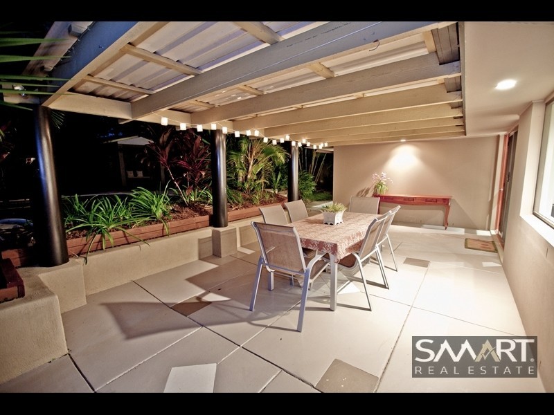 18 Lothian Avenue, Sorrento QLD 4217