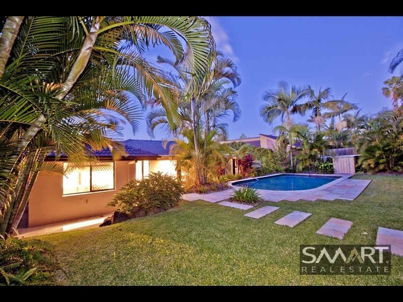 18 Lothian Avenue, Sorrento QLD 4217