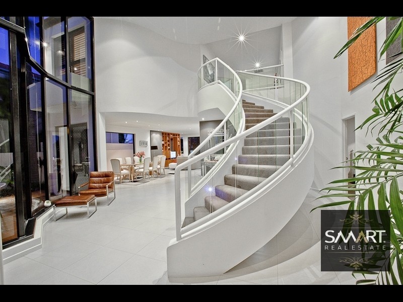 76 Amalfi Drive, Isle Of Capri QLD 4217