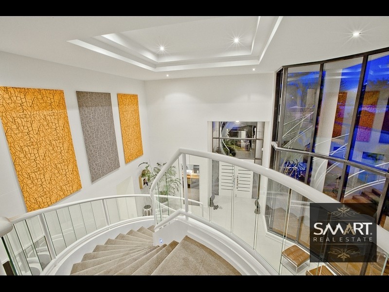 76 Amalfi Drive, Isle Of Capri QLD 4217