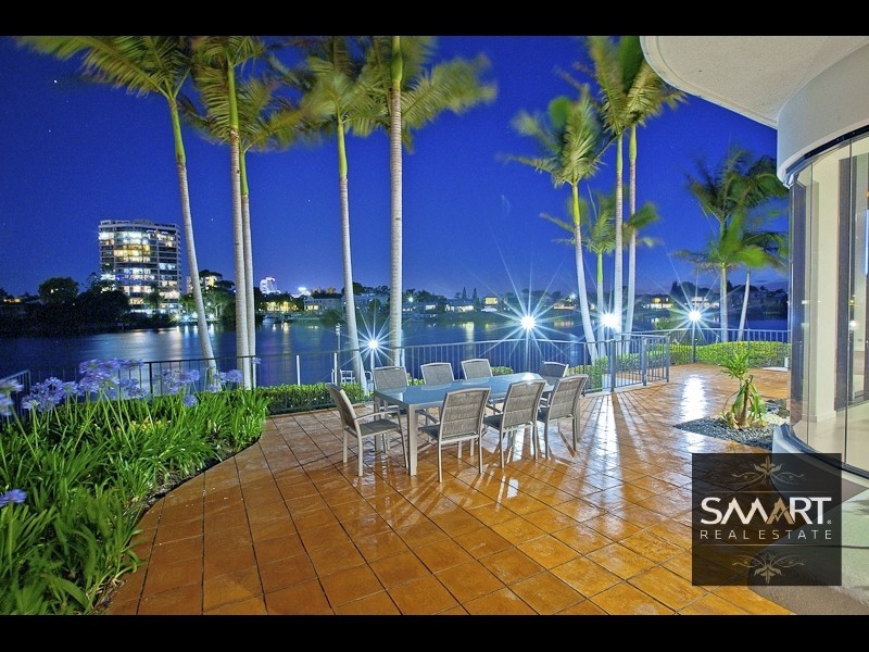 76 Amalfi Drive, Isle Of Capri QLD 4217
