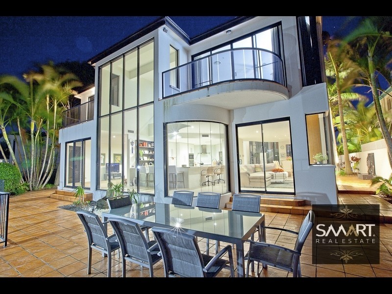 76 Amalfi Drive, Isle Of Capri QLD 4217