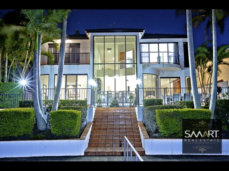 76 Amalfi Drive, Isle Of Capri QLD 4217