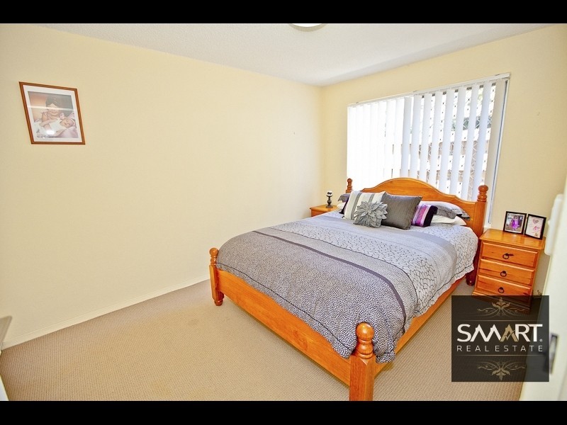 2/51 Burra Street, Chevron Island QLD 4217