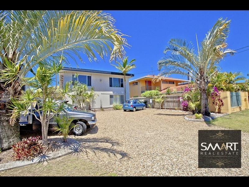 2/51 Burra Street, Chevron Island QLD 4217