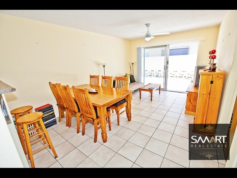 2/51 Burra Street, Chevron Island QLD 4217