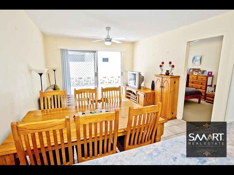 2/51 Burra Street, Chevron Island QLD 4217