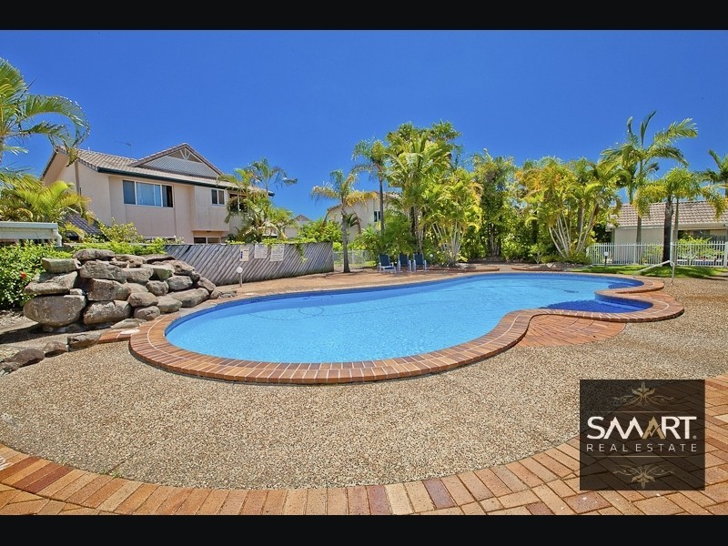 20/30 St Kevins Avenue, Benowa QLD 4217