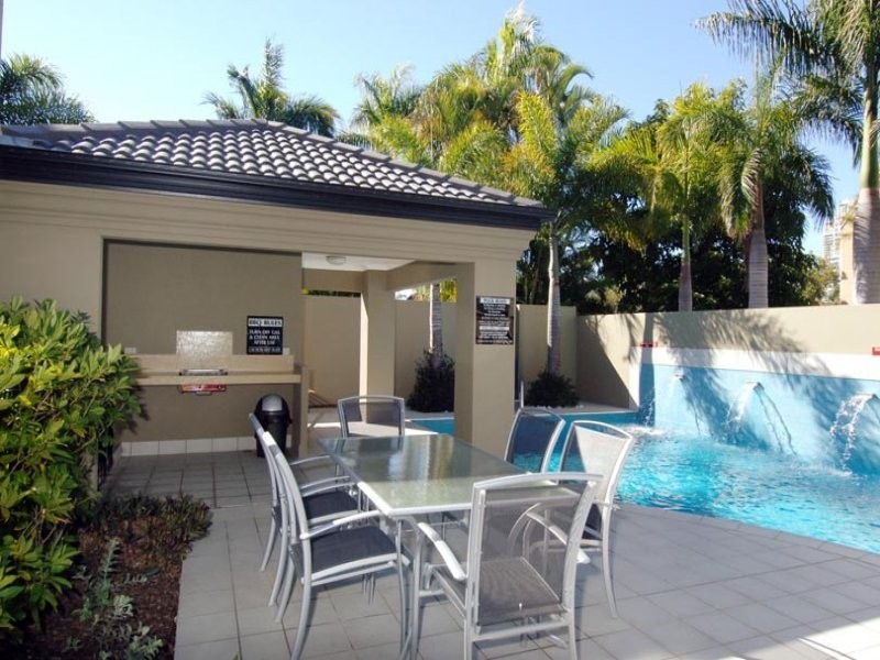 8/8 Parnoo Street,, Chevron Island QLD 4217