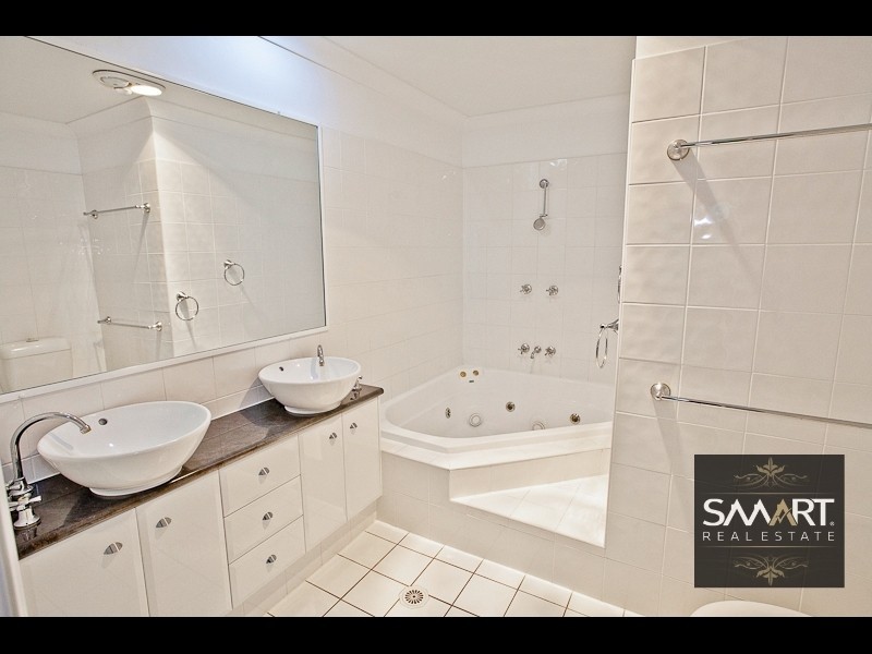 24/2 Ridgeline Way, Highland Park QLD 4211