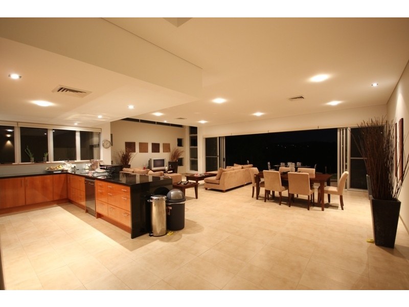 3033A The Boulevarde, Benowa QLD 4217